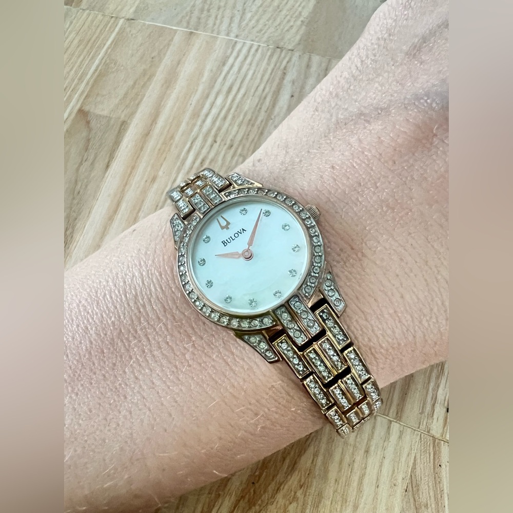 Bulova ladies rose gold tone crystal studded dress watch NEW BATTERY - Picture 11 of 11